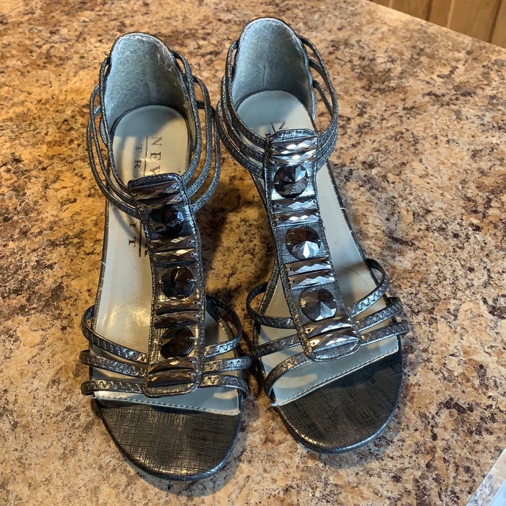 New York transit sandals